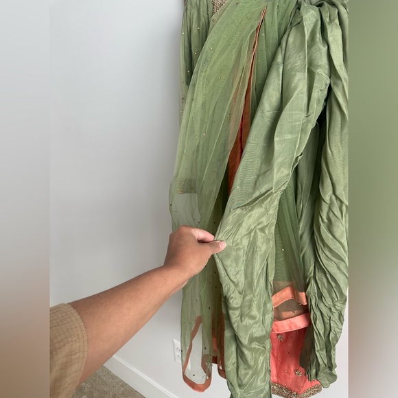 Fancy Pakistani Shalwar Kameez - Picture 4 of 4